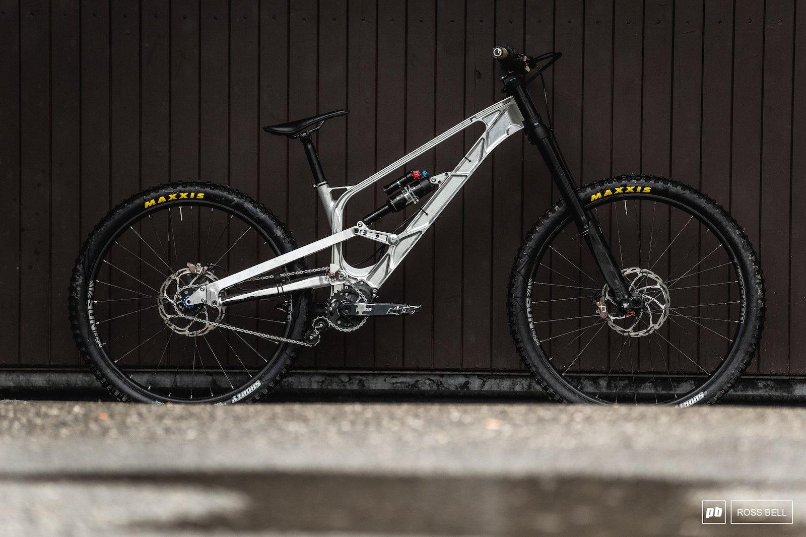 FIRST LOOK & INTERVIEW: GAMUX CNC GEARBOX BIKE AT LES GETS – PINKBIKE - GAMUX
